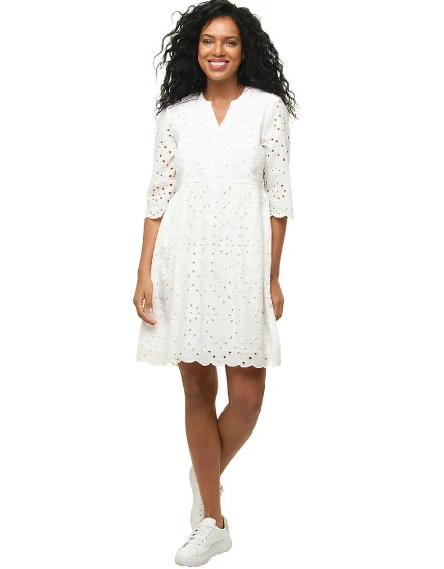 Robe blanche broderies