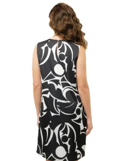 Robe chic noire en satin