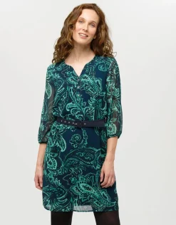 Robe verte voile à motif