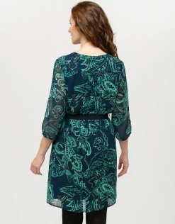 Robe verte voile à motif